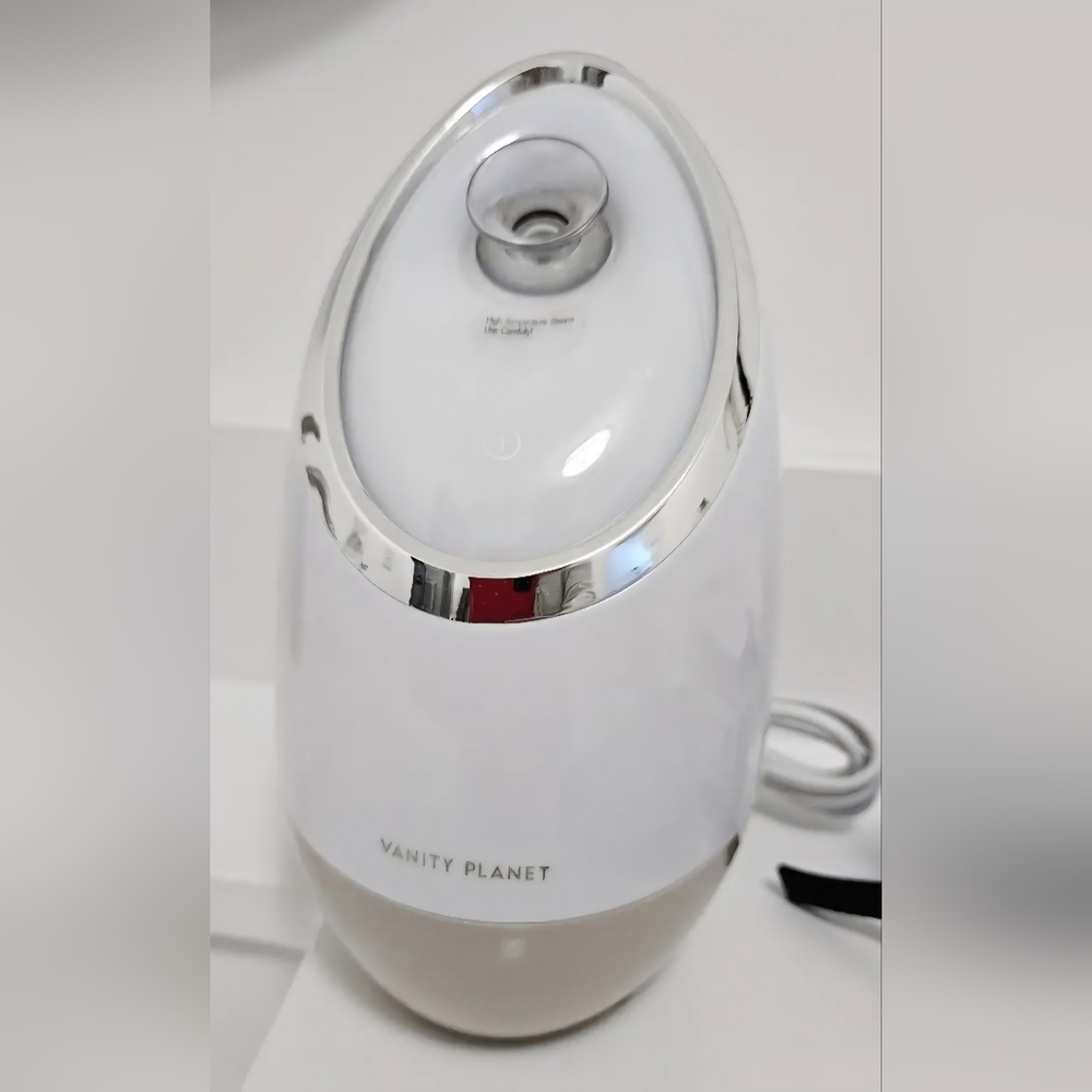 Vanity Planet Aira Ionic Facial Steamer in White and Silver